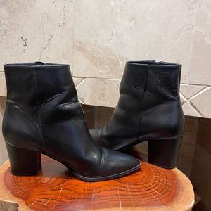 Michael kors black leather ankle boot